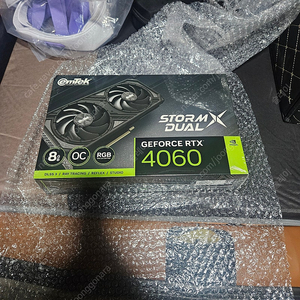 그래픽 카드 (미개봉) 이엠텍 지포스 RTX 4060 Storm x dual oc d6 8gb 팔아요.