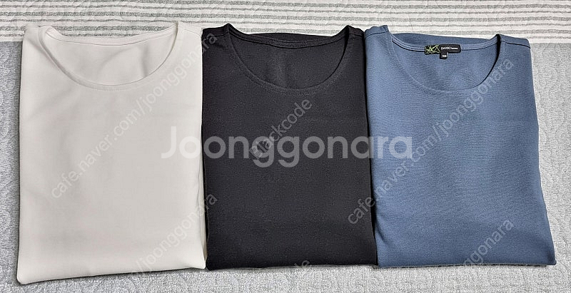 바쏘옴므 긴팔 라운드 티셔츠 105사이즈 화이트 블랙 연네이비 각각 11,000원 (새상품급)--0