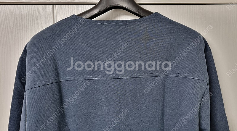 바쏘옴므 긴팔 라운드 티셔츠 105사이즈 화이트 블랙 연네이비 각각 11,000원 (새상품급)--4