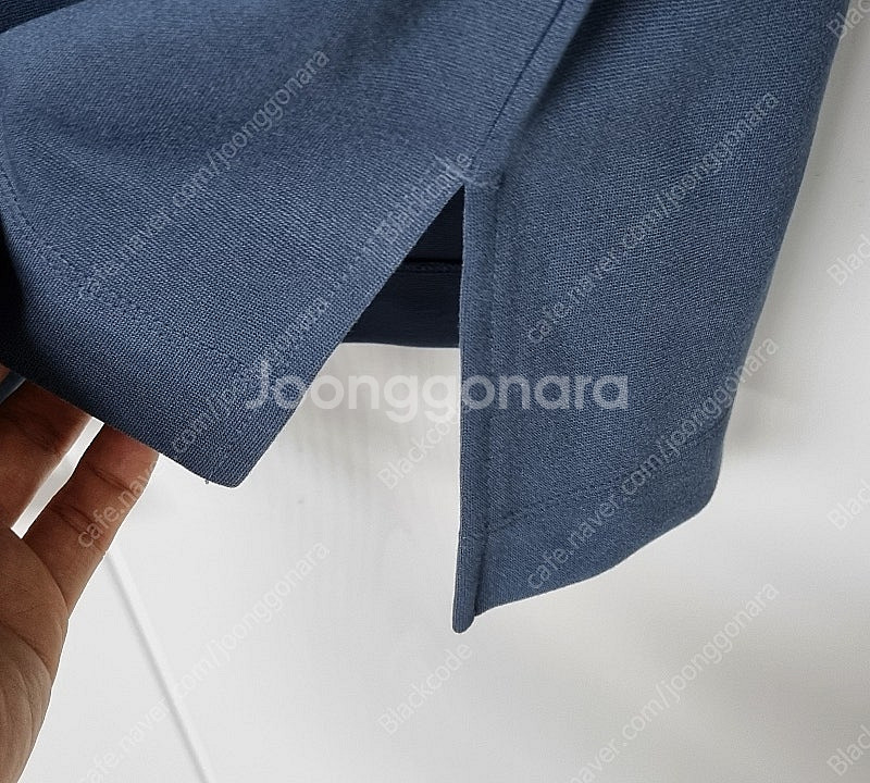 바쏘옴므 긴팔 라운드 티셔츠 105사이즈 화이트 블랙 연네이비 각각 11,000원 (새상품급)--5