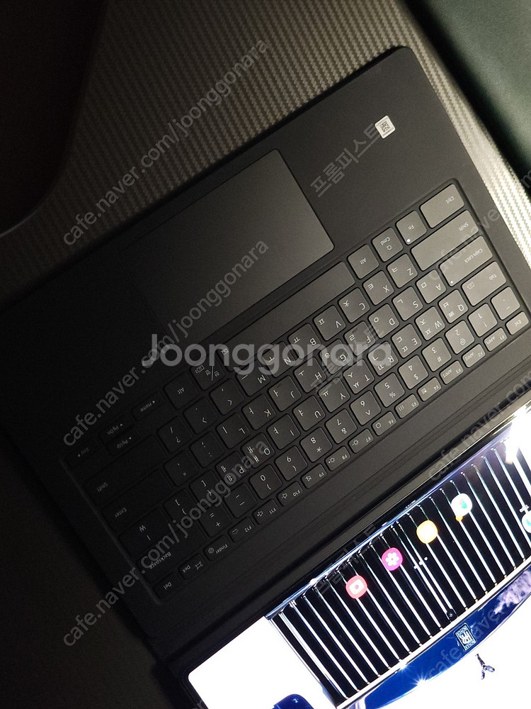 갤럭시 탭 S8 울트라 키보드 케이스 판매합니다.--1