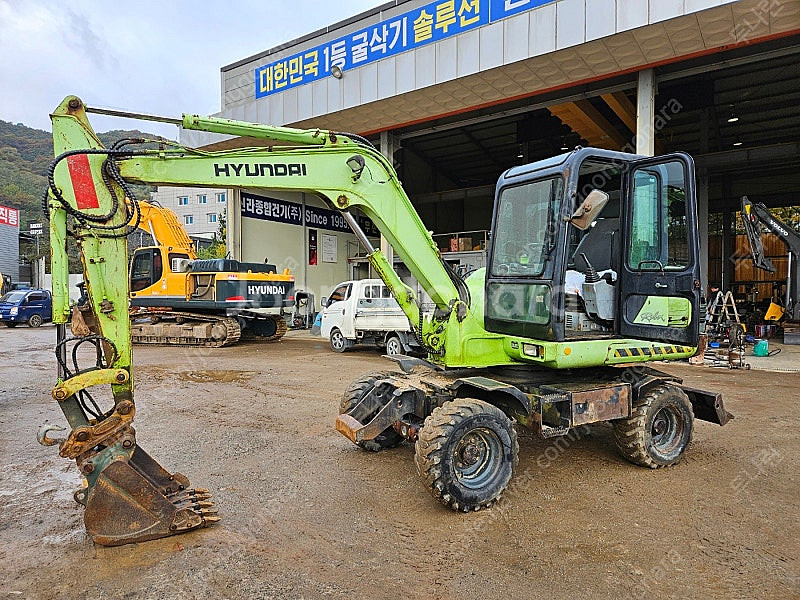 동영상추가 현대 R555W M 2004년식 중고굴삭기 ...--0