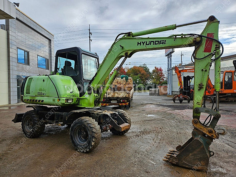 동영상추가 현대 R555W M 2004년식 중고굴삭기 ...--1