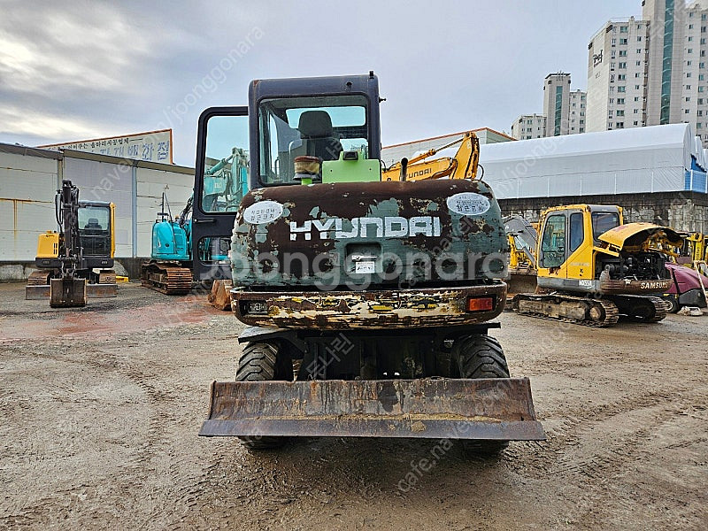 동영상추가 현대 R555W M 2004년식 중고굴삭기 ...--3