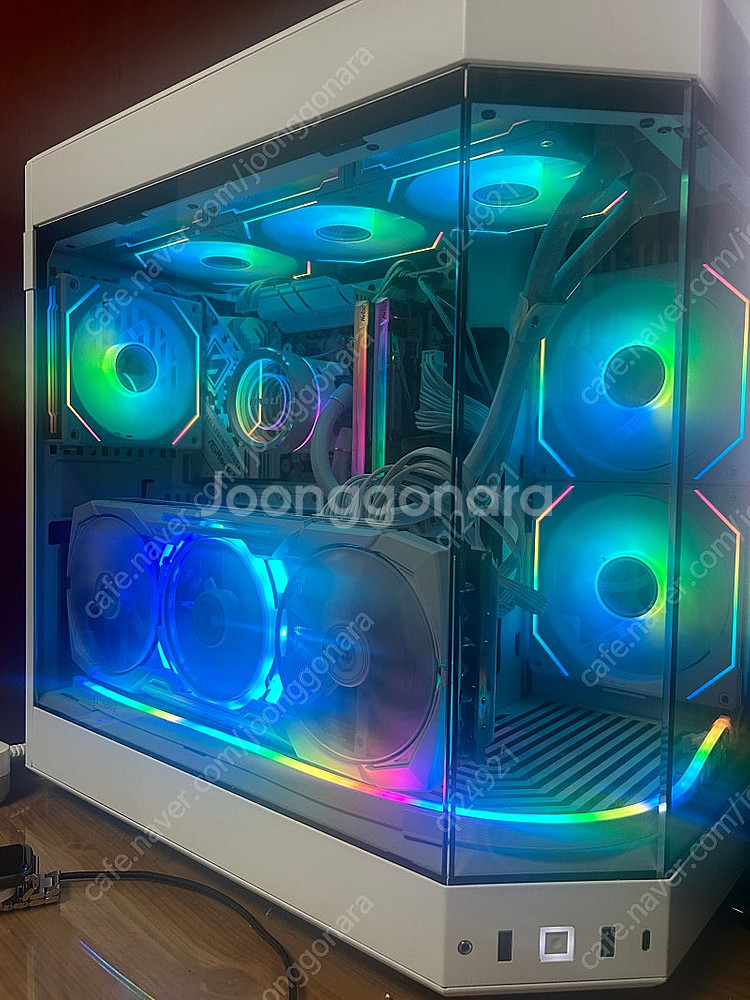 rx 7900xtx 타이치 화이트--1