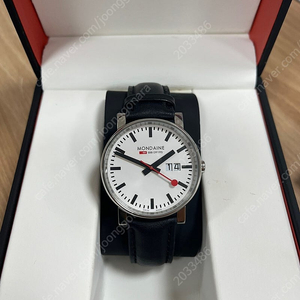 몬데인 39mm 시계 팔아요