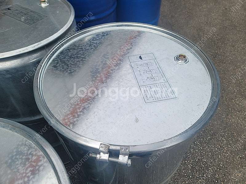 뚜껑있는 드럼통--1