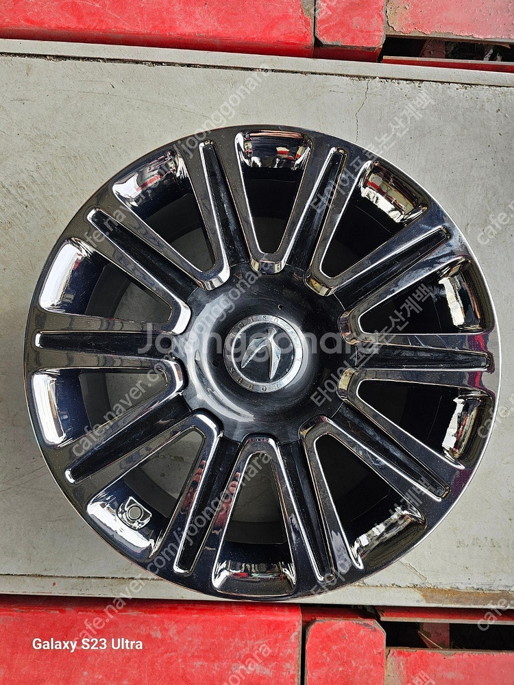 [판매] 에쿠스 리무진 순정 19인치 신품급 휠 한대분 팝니다!--2