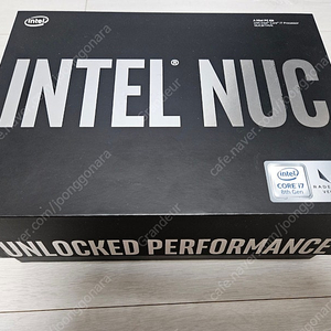 인텔 베어본 미니PC NUC8i7HVK 하데스 캐년 팝니다.