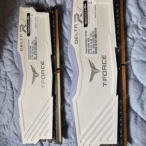 팀그룹 델타 ddr4 16g×2 32g rgb램 화이트