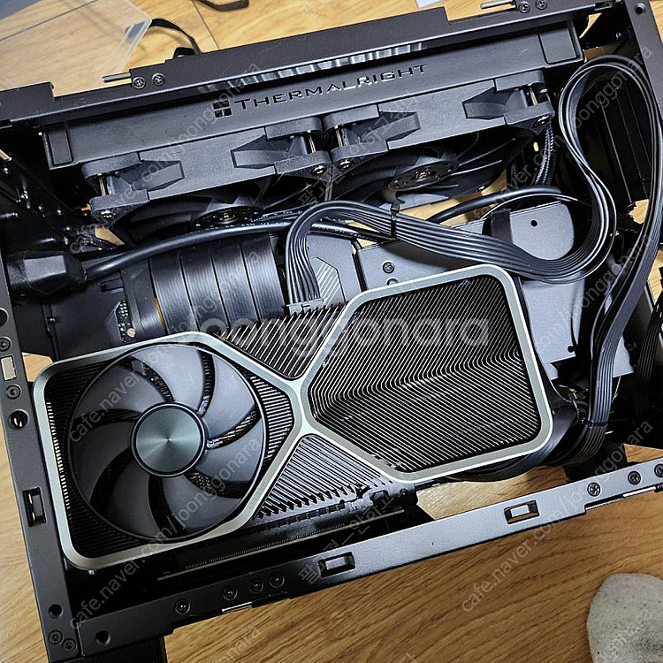 RTX4070 FE 그래픽카드 판매--1