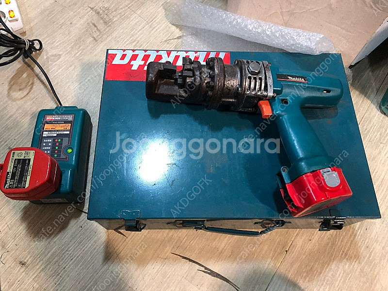 마끼다 12v 나사 컷터기 팝니다--0