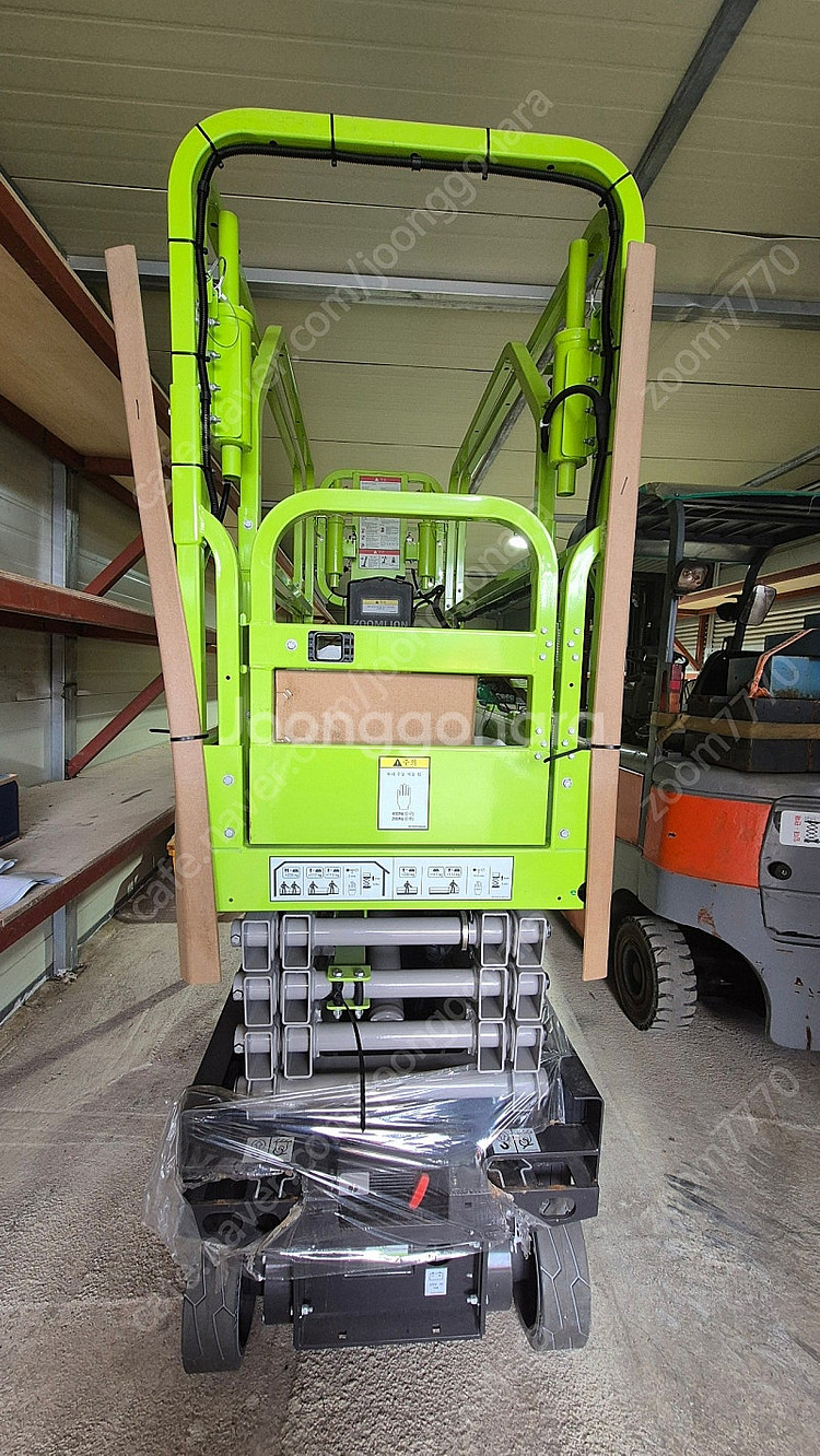 리튬배터리 속도조절가능 고소작업대 ZS0607DC-LI...--2