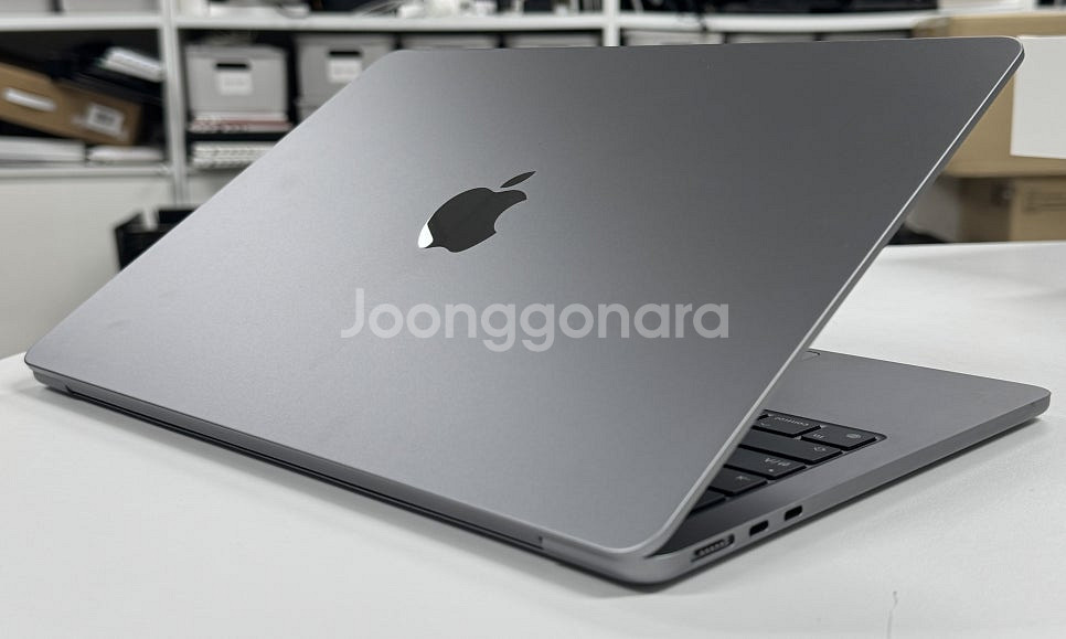 [애플 맥북에어 2022 13인치] M2 칩셋, 8GB, SSD 256GB! 최신 기술 집약체--2