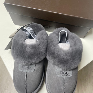 어그 UGG 정품 새상품 코게트 230/6사이즈 택포7.5