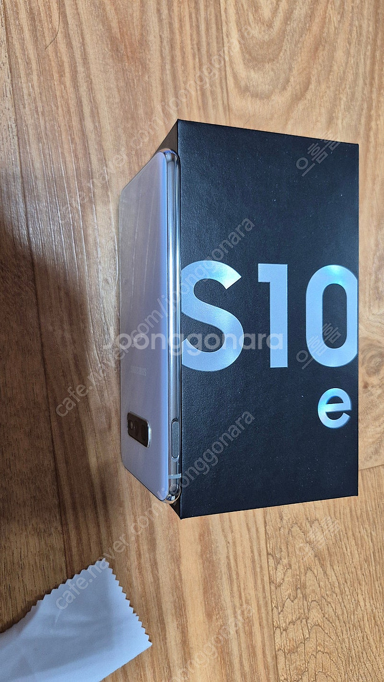 개인) 갤럭시s10e 화이트 (SM-G970N) 올갈이한 SSS급 팝니다--4