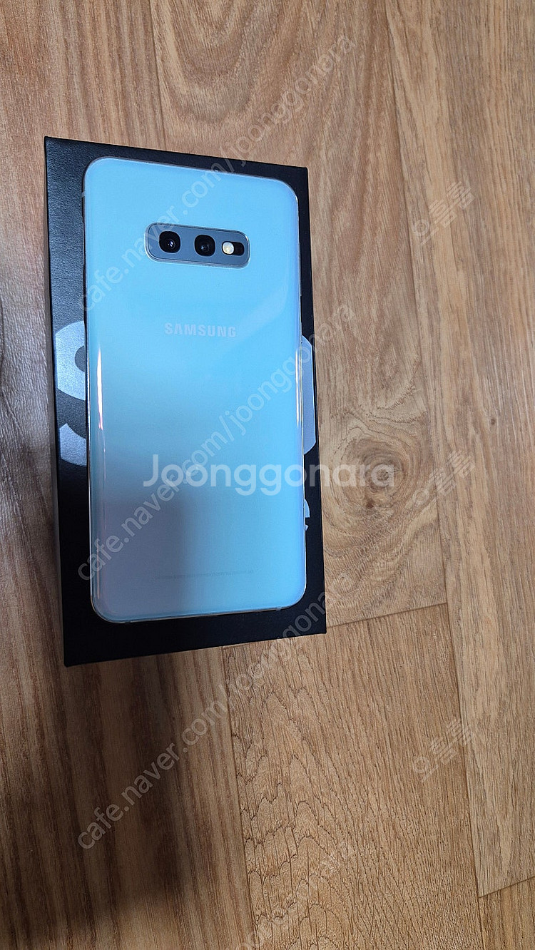 개인) 갤럭시s10e 화이트 (SM-G970N) 올갈이한 SSS급 팝니다--5
