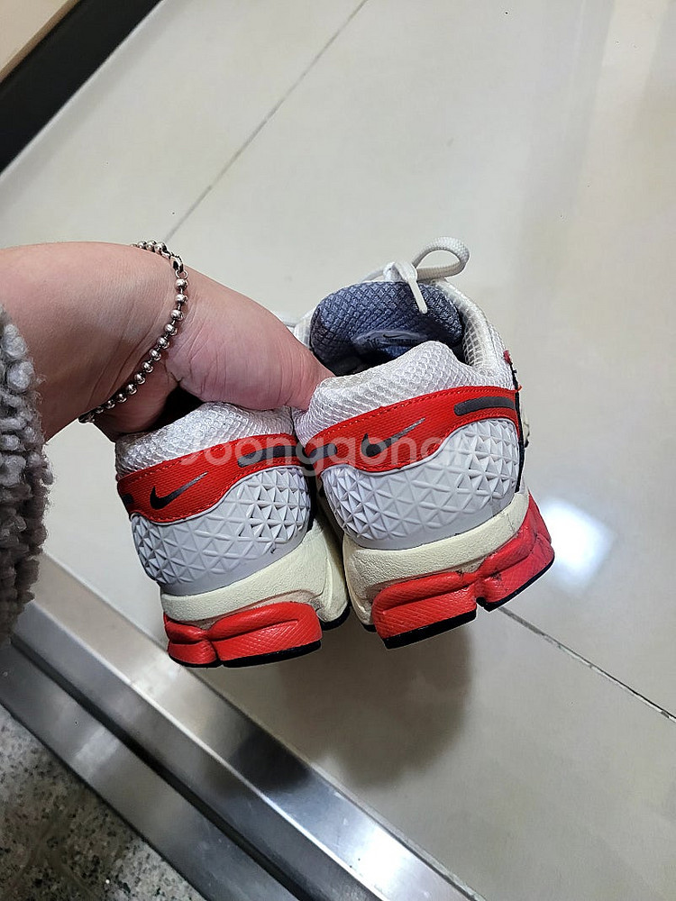 .실착3회 .나이키 줌 보메로HJ3859---3