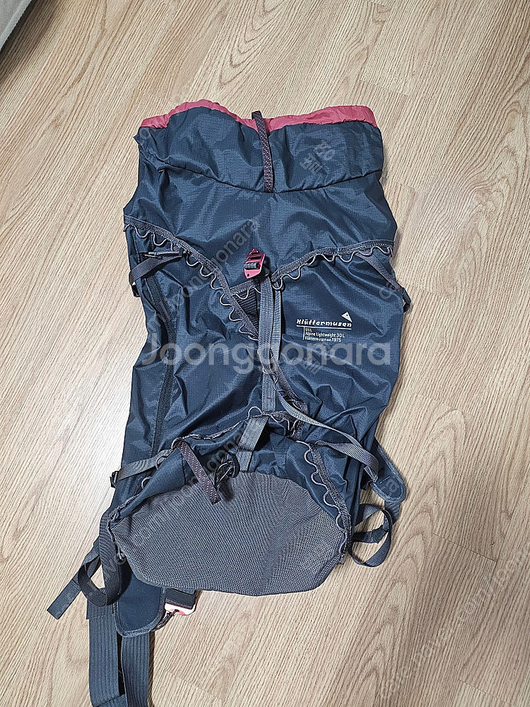 클라터뮤젠 울 ULL 배낭(30L) 레이븐 판매합니다~--0