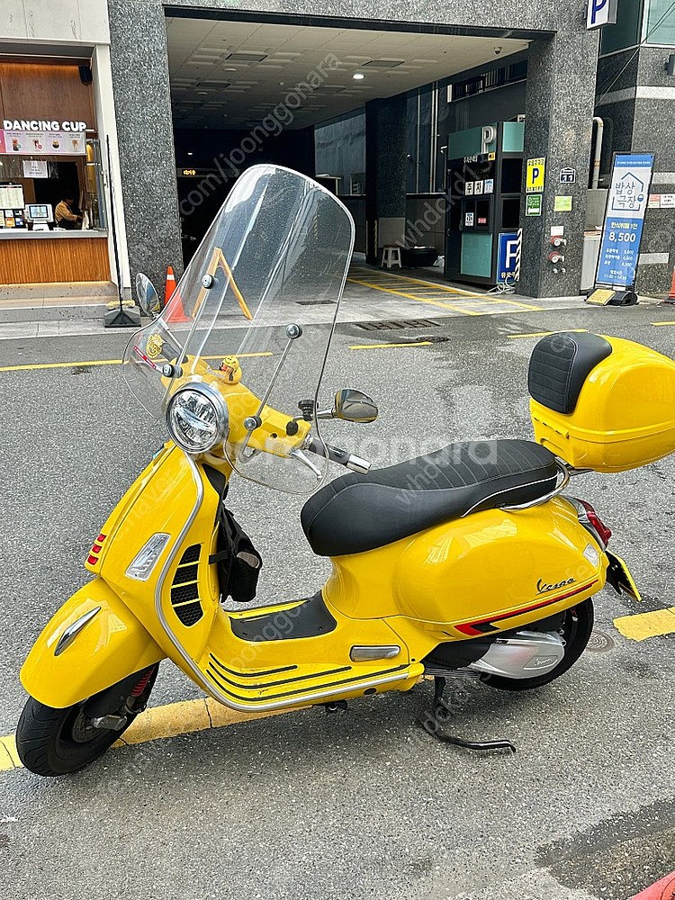 베스파 슈퍼스포츠300--1