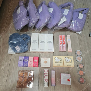 페리페라 클리오 어뮤즈 롬앤 에뛰드 립스틱 쉐도우 네일 색조화장품 및 기타 물품 판매합니다