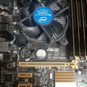 i7 4790 / ASUS B85M-G / 삼성 ddr3 12800 8G x 4개(총32G)