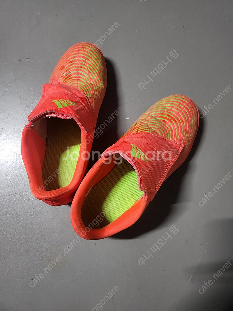 축구화 230. 10000--1