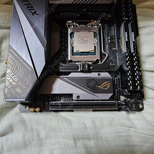 8086k뚜따 + z390 rog strix itx 커세어 c16 3600 32gb ram 팝니다