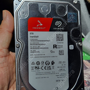 씨게이트 아이언울프 NAS HDD, ST8000VN004, 8TB 6개월 사용 특a급