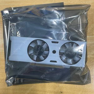 갤럭시 GALAX 지포스 RTX 3050 WHITE D6 6GB LP 판매합니다 :)