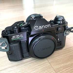 캐논 Canon AE-1 Program 수동필름카메라 팝니다.