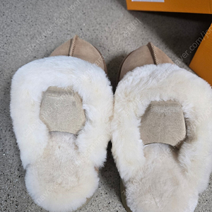 여성용 어그(UGG) vana slipper DK 108(사이즈 L 새상품, 택포 5만원)