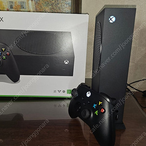 Xbox series s 카본블랙 1tb 팝니다.