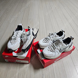 Nike v2k run 6사이즈 white and chrome