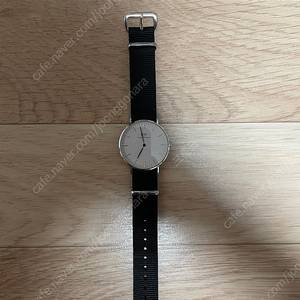 다니엘 웰링턴 (실버 & 블랙) 36mm 팝니다.​