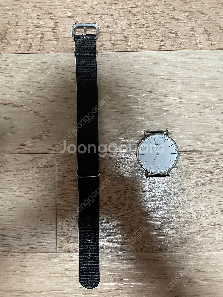 다니엘 웰링턴 (실버 & 블랙) 36mm 팝니다.​--1
