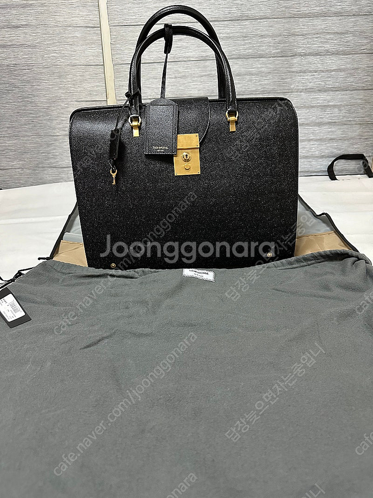 (미개봉) 톰브라운 / 미스터 톰 블랙 남자토트백 / ...--3