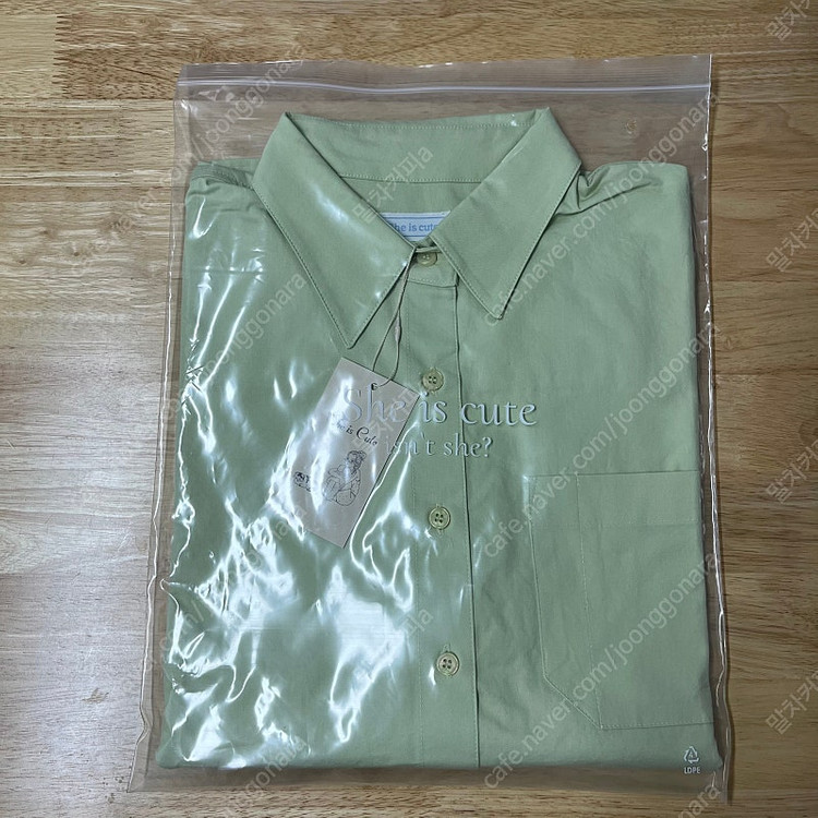 쉬이즈큐트 워터컬러 셔츠 이미지