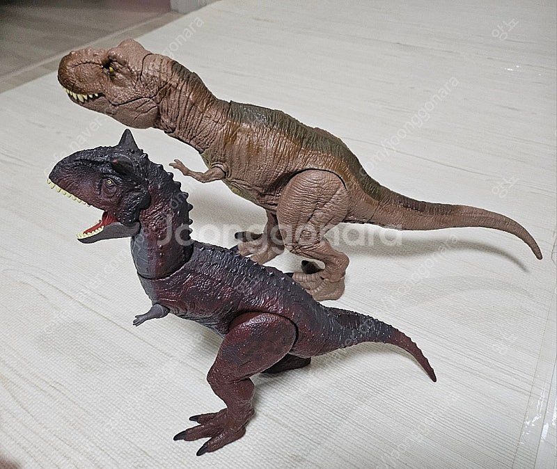 쥬라기월드 티라노사우르스,카르노타우르스 일괄(소리잘남)--1