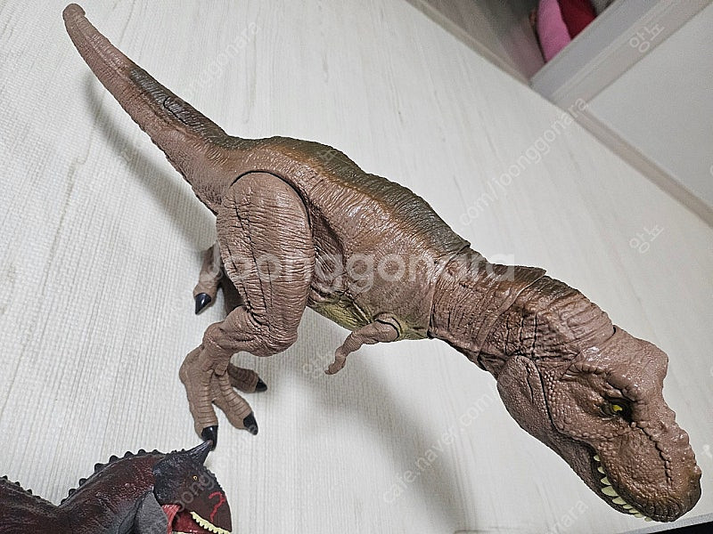 쥬라기월드 티라노사우르스,카르노타우르스 일괄(소리잘남)--3