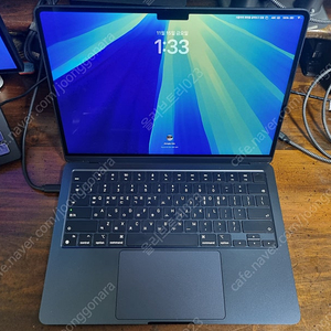 맥북에어 M2 기본형 (8GB RAM, 256GB SSD, 스페이스 그레이) DELL D6000S 팝니다