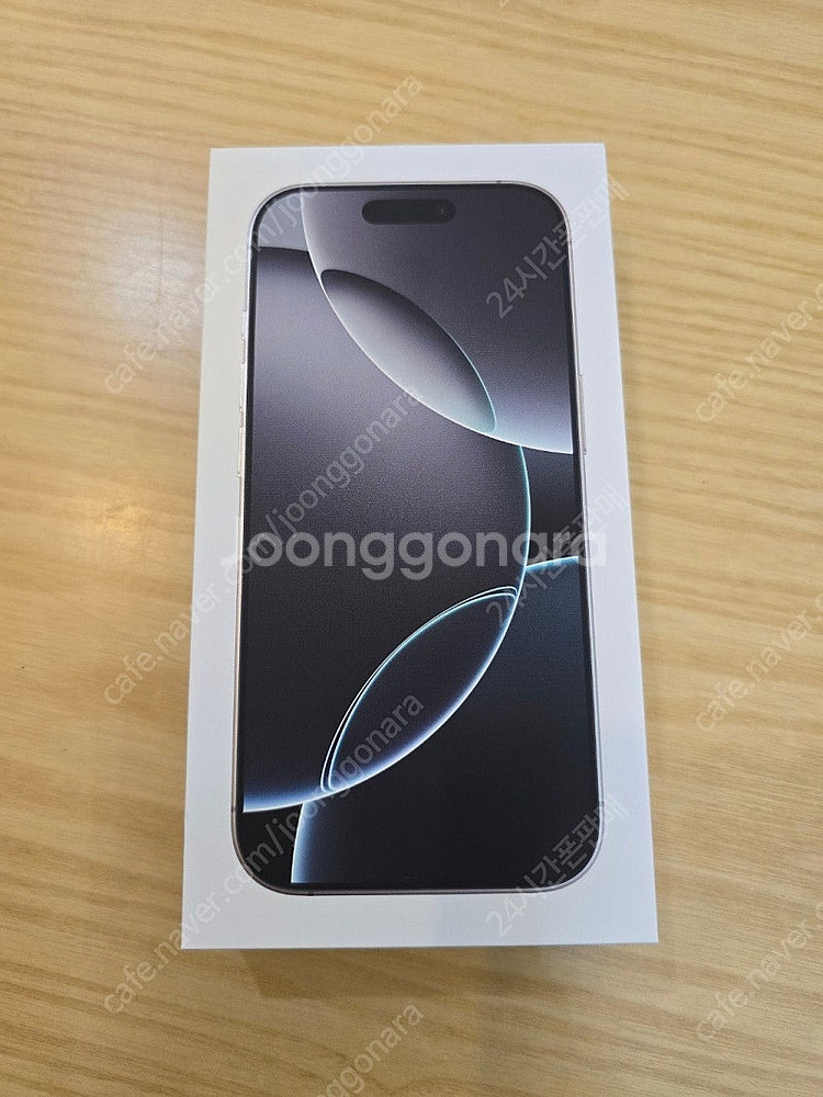 아이폰16프로화이트티타늄256gb 자급제미개봉판매합니다--0