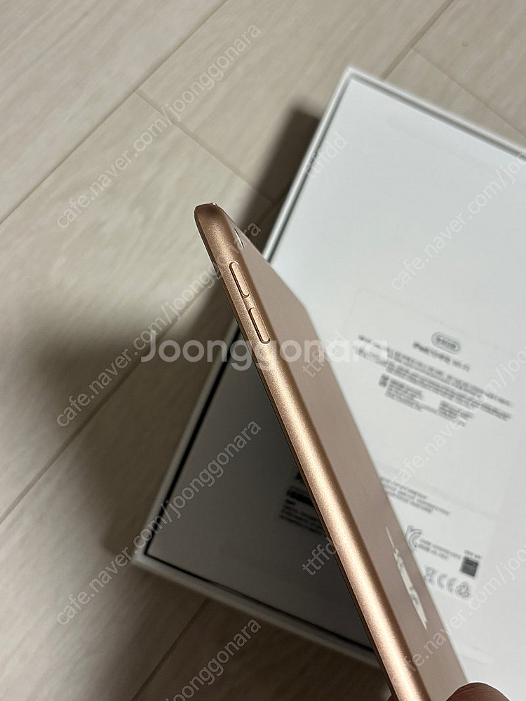 애플 아이패드 8세대 32GB WIFI 모델 로즈골드 컬러 팔아요!--4