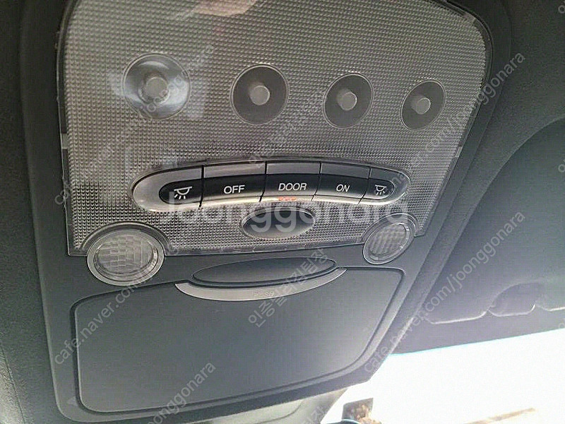 KG모빌리티(쌍용) 뉴체어맨W 가솔린 4WD CW600...--8