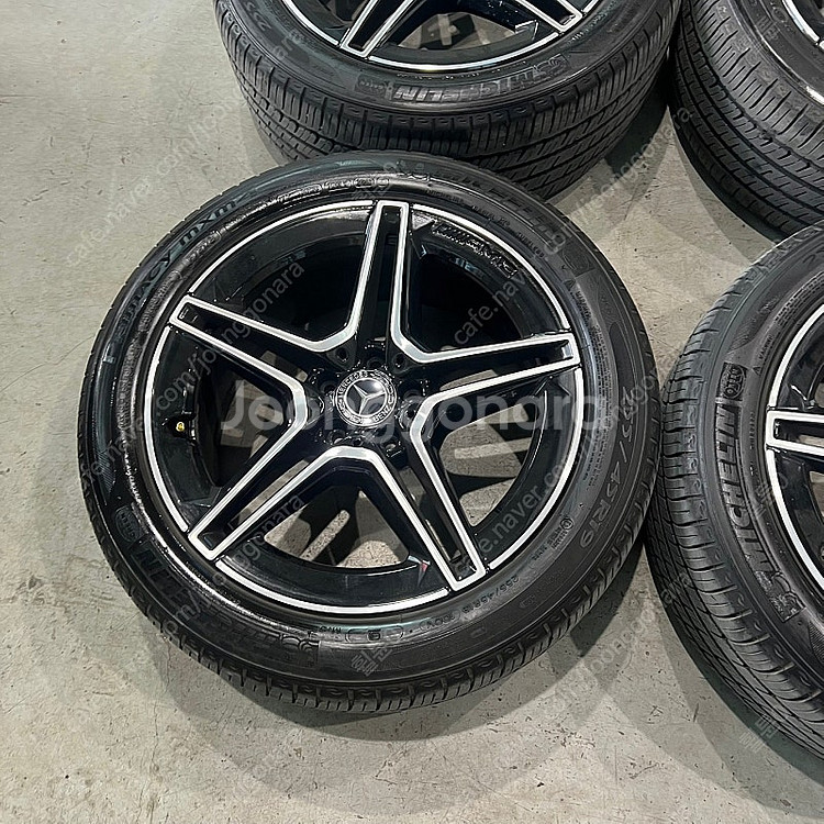 [ 정품 ] 벤츠 S클래스 W223 19인치 순정 휠 타이어 팝니다.--1