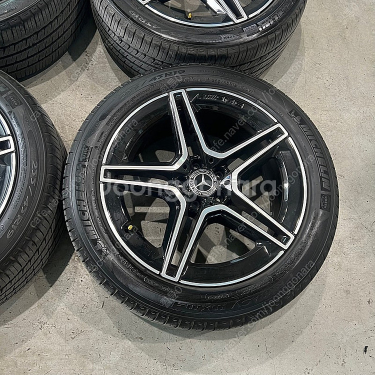 [ 정품 ] 벤츠 S클래스 W223 19인치 순정 휠 타이어 팝니다.--2