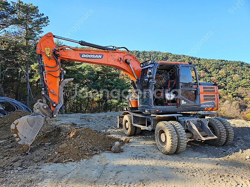 두산 DX140W 5 2019년식 코끼리집게 중고굴삭기...--0