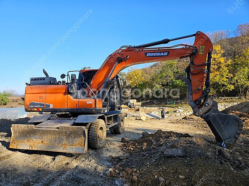 두산 DX140W 5 2019년식 코끼리집게 중고굴삭기...--1