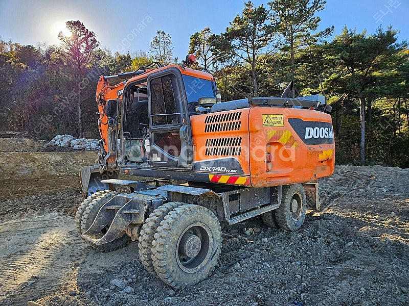두산 DX140W 5 2019년식 코끼리집게 중고굴삭기...--4