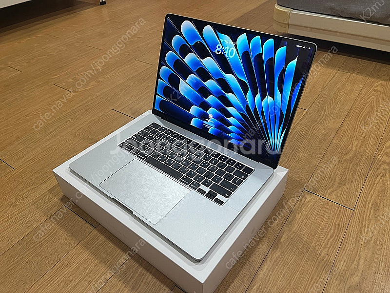 맥북에어 M2 15 256 상태 최상 전체보호필름 부착...--0